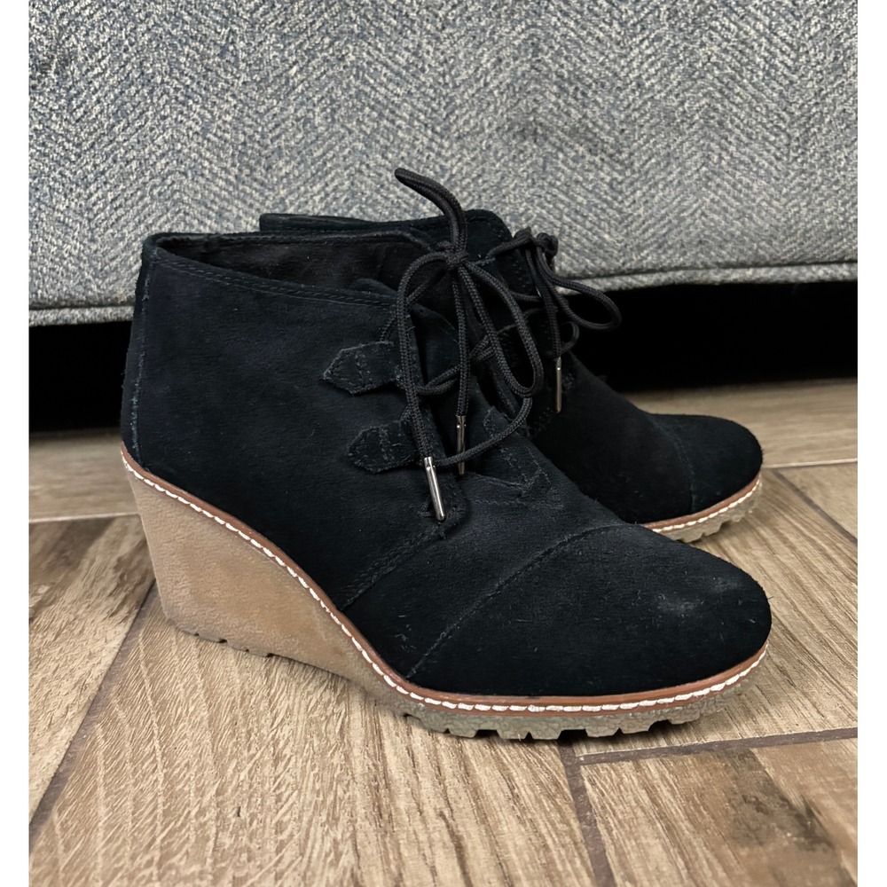 TOMS Black Suede Wedge Desert Ankle Boots Lace Up Crepe Sole‎ Women's Size 7